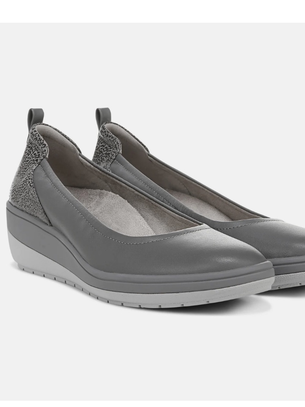 Vionic wedge